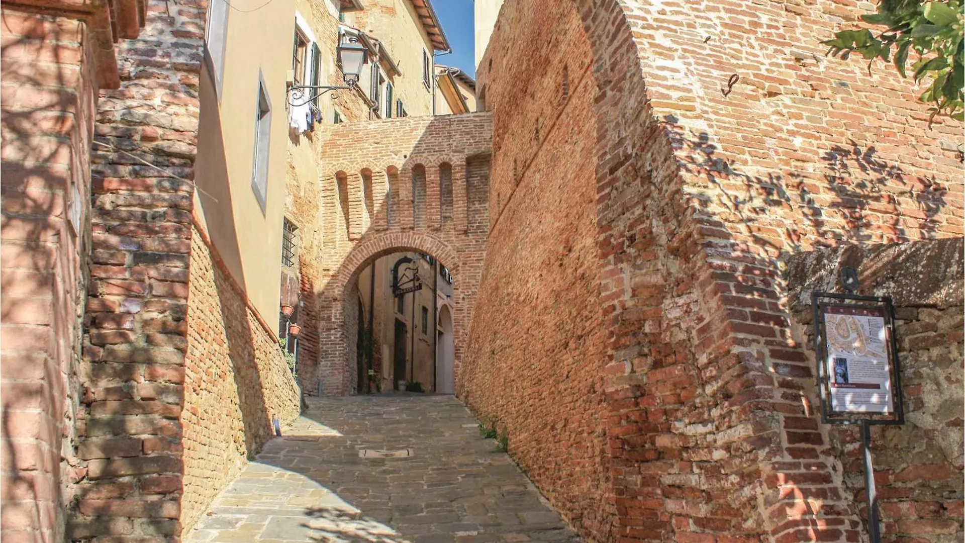 Villa Ploner Lari 0*,  Italië