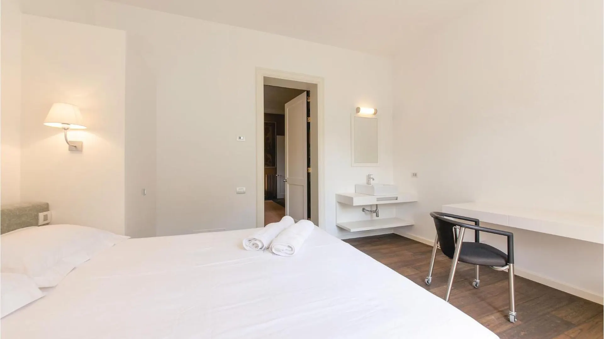 Villa Ploner Lari 0*,